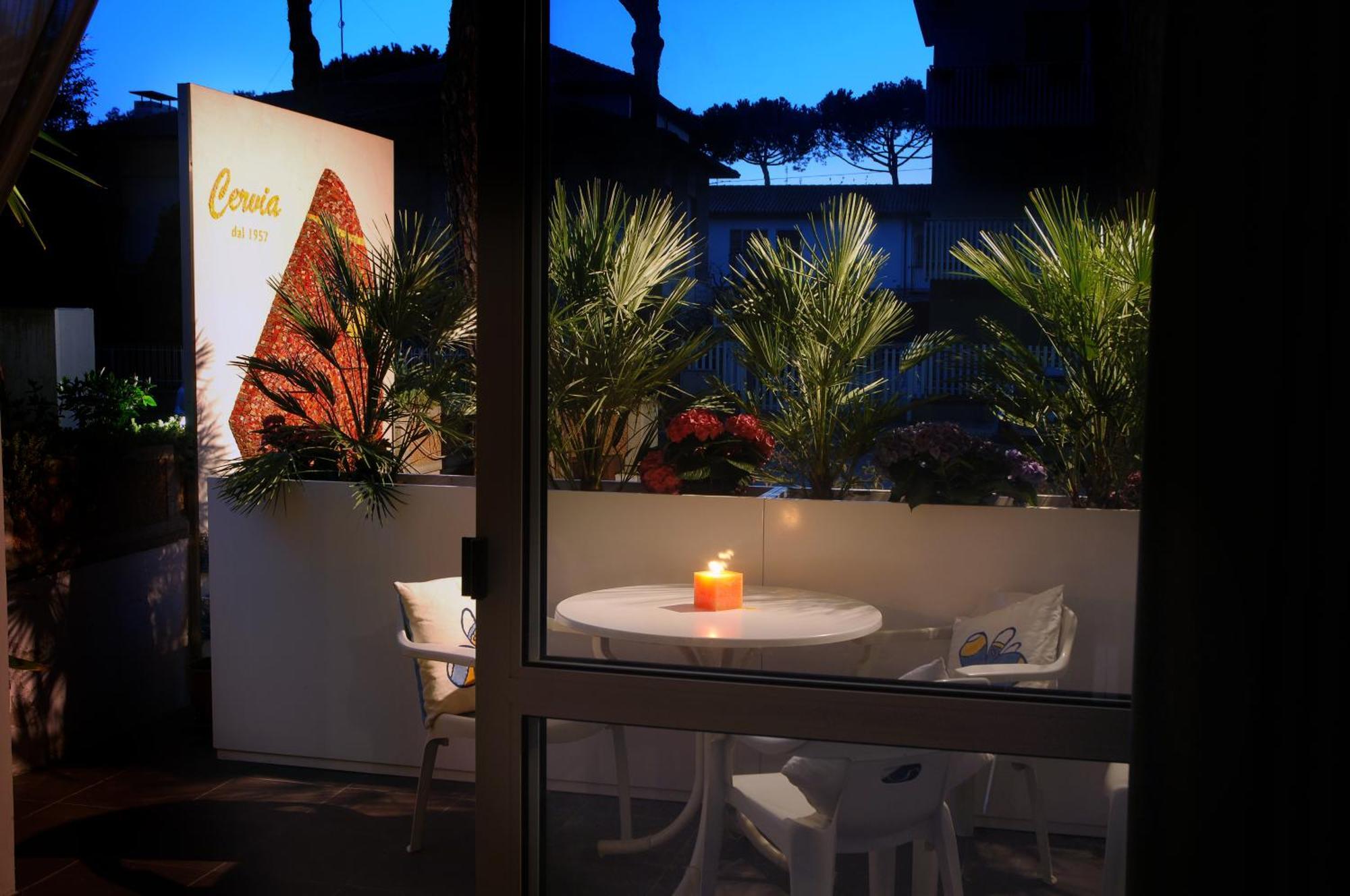Hotel Eros Residence Cervia Eksteriør billede