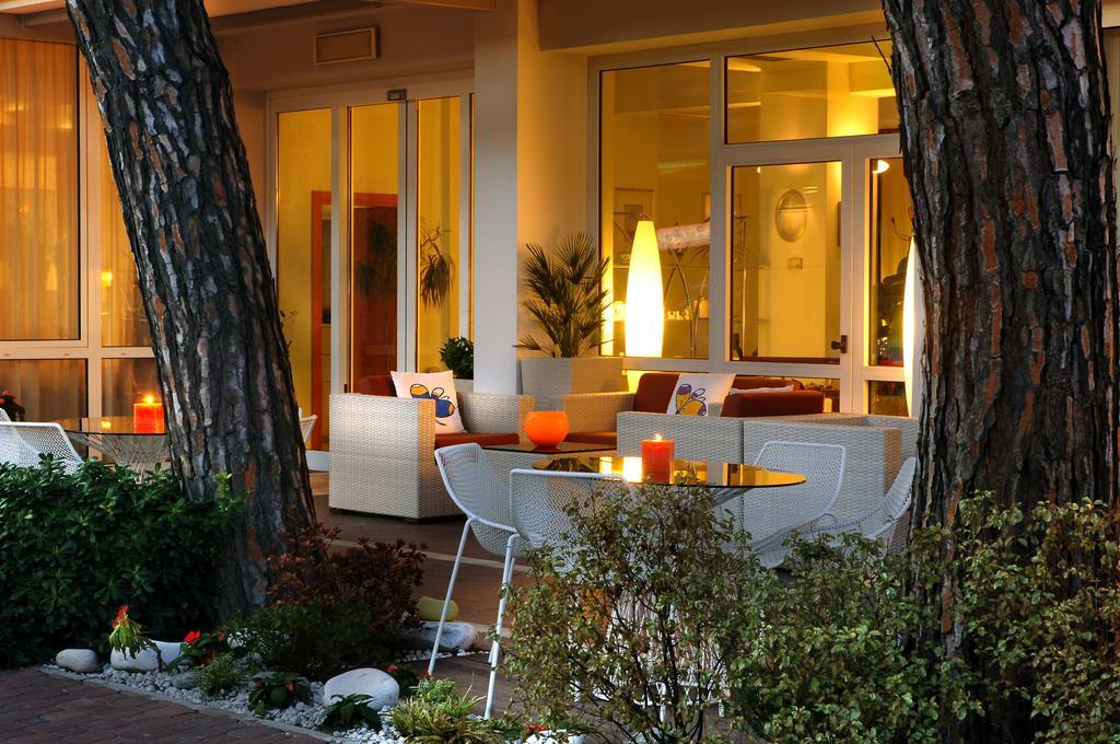 Hotel Eros Residence Cervia Eksteriør billede