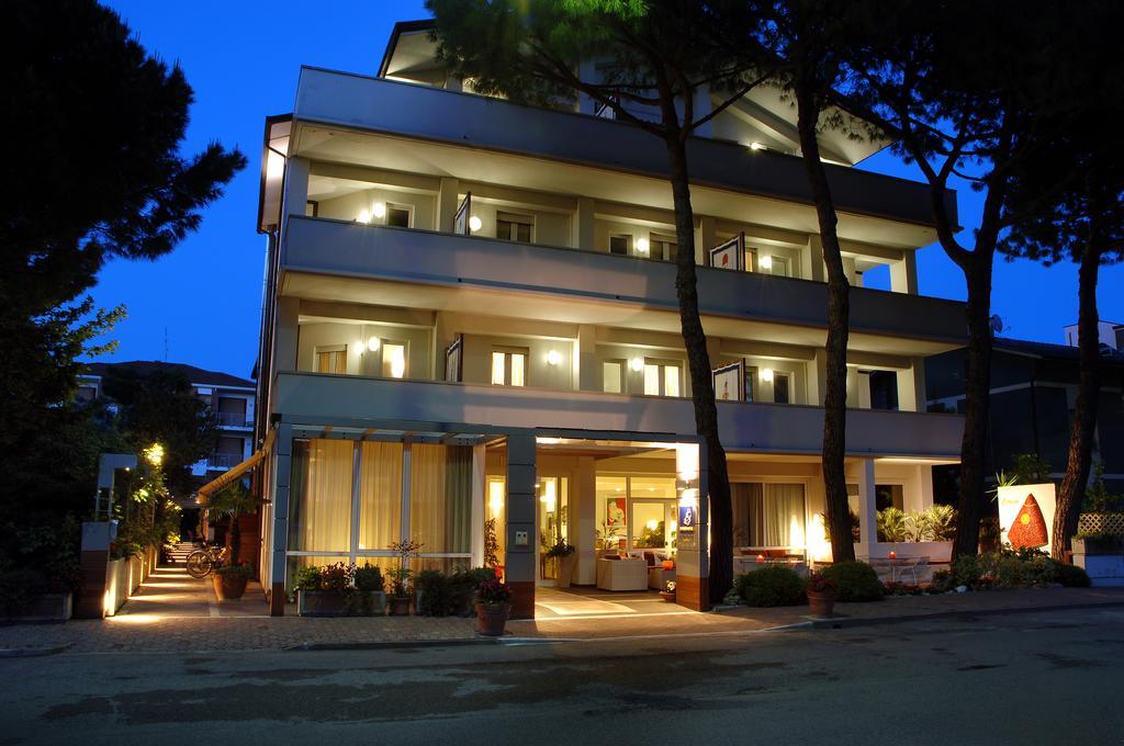 Hotel Eros Residence Cervia Eksteriør billede